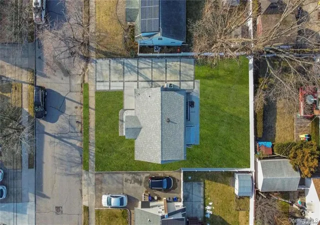 Photo 3 of Single family home for sale at 253 Meyer Ave, Hempstead, NY 11580 | MLS# 1050003 | Listing updated on 2026-09-13