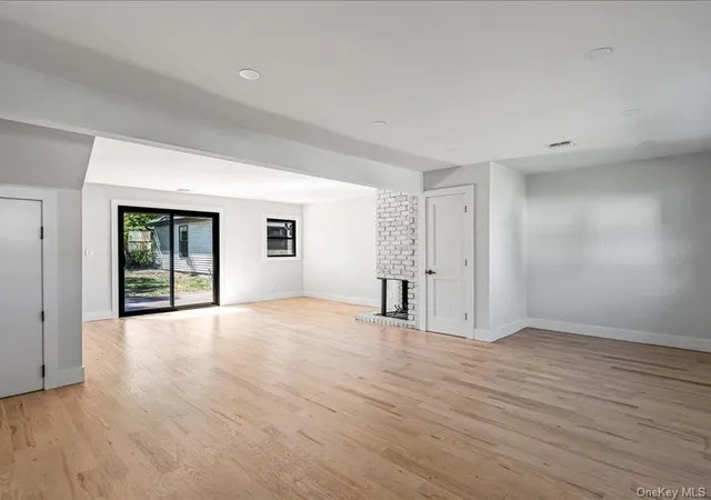 Photo 2 of Single family home for sale at 6 Slocum Ave, North Hempstead, NY 11050 | MLS# 1050014 | Listing updated on 2026-09-13