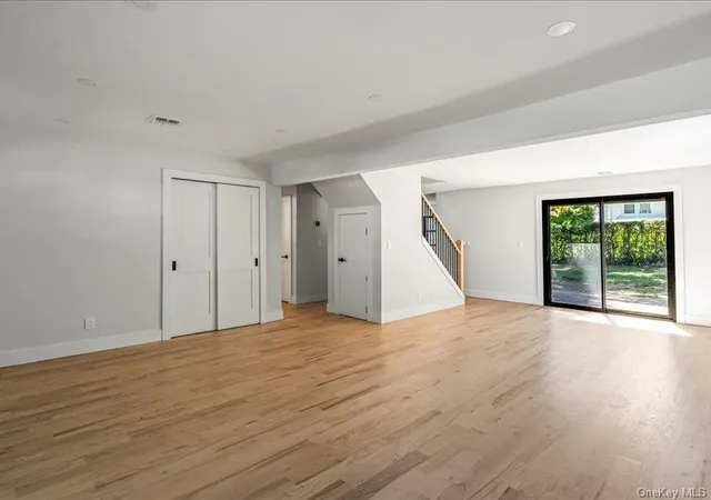 Photo 3 of Single family home for sale at 6 Slocum Ave, North Hempstead, NY 11050 | MLS# 1050014 | Listing updated on 2026-09-13