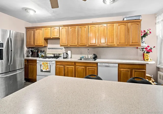 Photo 3 of Condo for sale at 74 45 Yellowstone Blvd #5G, New York, NY 11374 | MLS# 1050020 | Listing updated on 2026-09-13