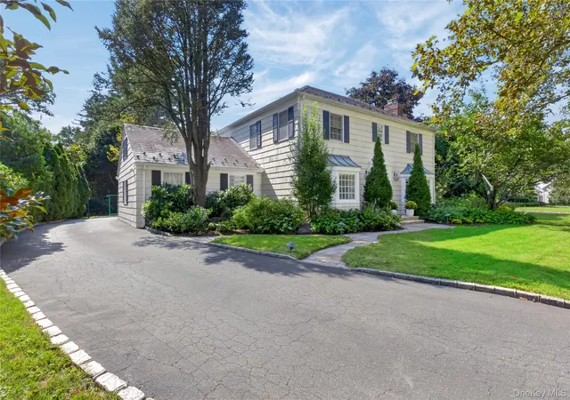 Photo 1 of Single family home for sale at 602 Park Ave, North Hempstead, NY 11030 | MLS# 1050021 | Listing updated on 2026-09-17