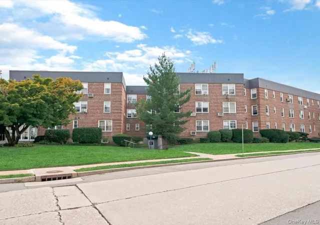 Photo 1 of Condo for sale at 530 Dubois Ave #2C, Hempstead, NY 11581 | MLS# 1050022 | Listing updated on 2026-09-13