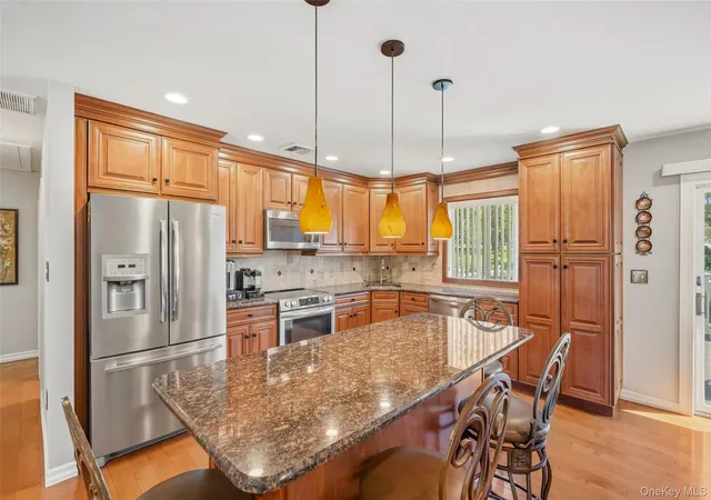 Photo 3 of Single family home for sale at 6 Liberty Ct, Blooming Grove, NY 10992 | MLS# 1050025 | Listing updated on 2026-09-18