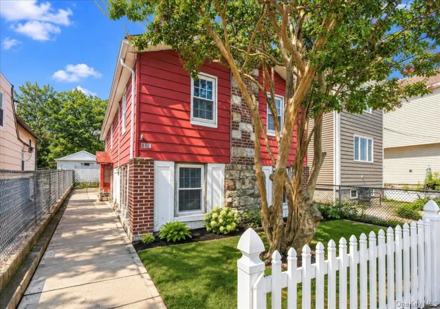 Photo 2 of Condo for sale at 86b Edgewater Park #86, New York, NY 10465 | MLS# 1050027 | Listing updated on 2026-09-14