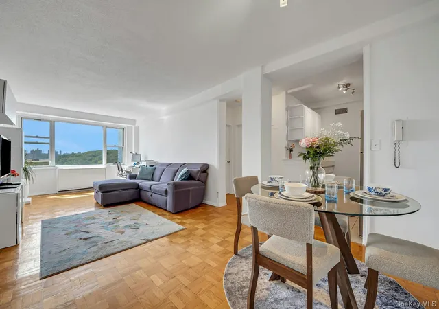 Listing Photo 5 - Condo for sale in The Blue Building located at 2400 Johnson Ave, New York, NY 10463 - Unit #4G
