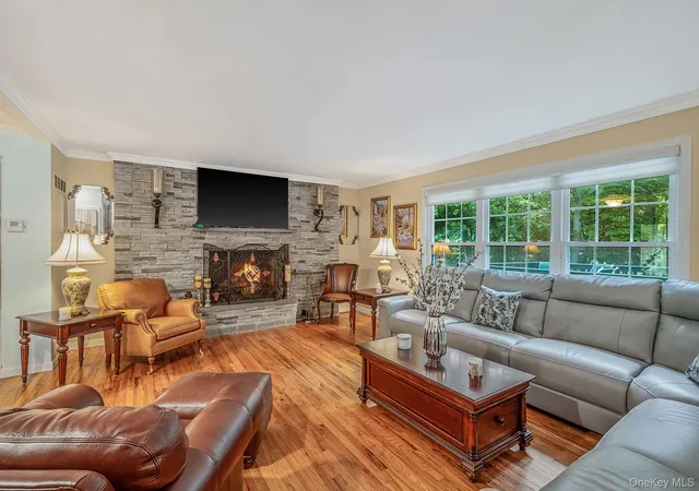 Photo 4 of Single family home for sale at 15 Cliff Rd, Brookhaven, NY 11777 | MLS# 1050046 | Listing updated on 2026-09-18