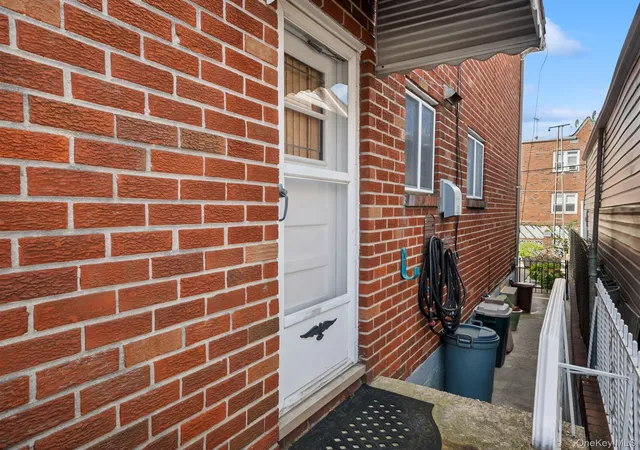 Listing Photo 3 - Condo for sale in building located at 13818 Redding St, New York, NY 11417