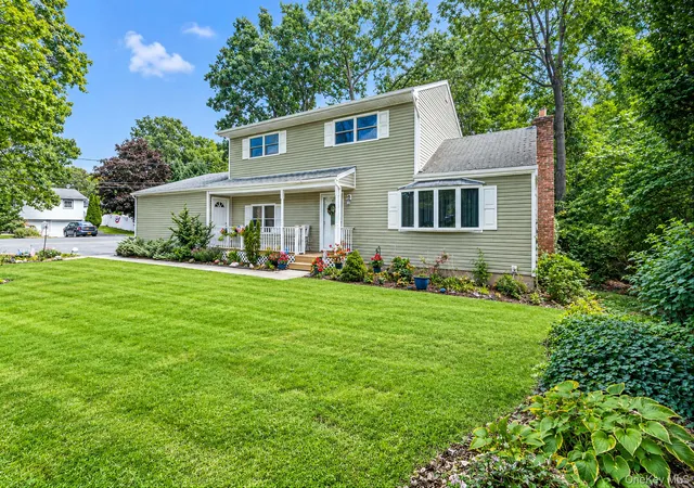 Photo 2 of Single family home for sale at 1195 Stony Brk Rd, Brookhaven, NY 11755 | MLS# 1050058 | Listing updated on 2026-09-21