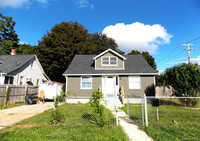 Single family home for sale at 173 Ferndale Blvd, Islip, NY 11751 | MLS# 1050081