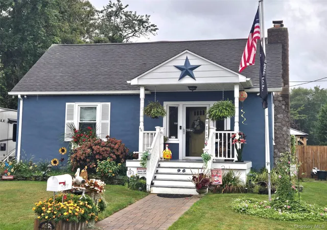 Photo 2 of Single family home for sale at 96 Trafalgar Dr, Brookhaven, NY 11967 | MLS# 1050091 | Listing updated on 2026-10-07