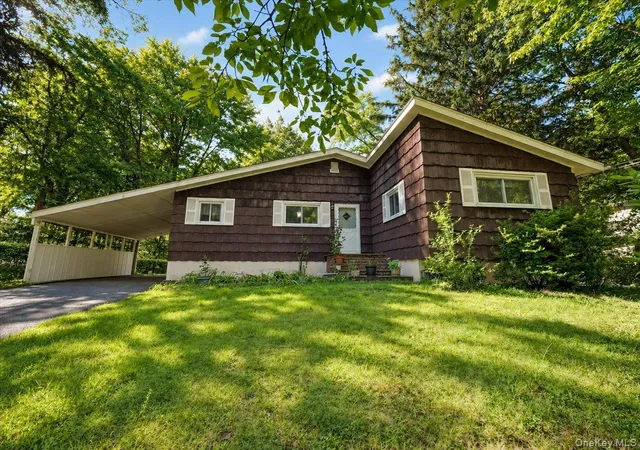 Single family home for sale at 6 Byron St, Clarkstown, NY 10956 | MLS# 1050094