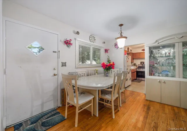 Photo 2 of Single family home for sale at 6 Byron St, Clarkstown, NY 10956 | MLS# 1050094 | Listing updated on 2026-09-15