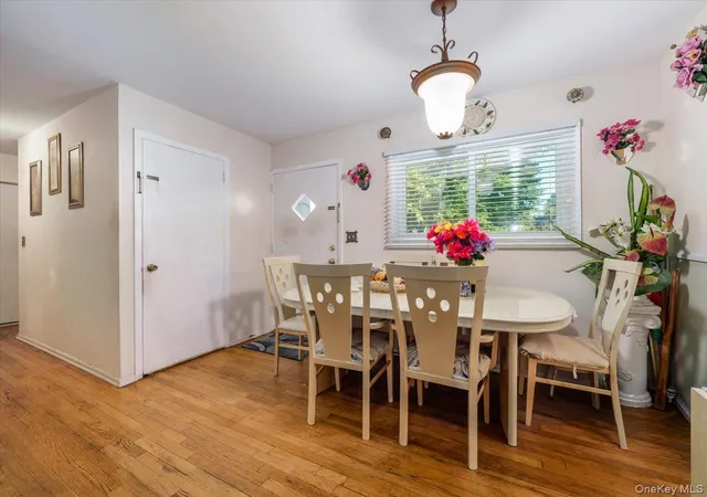 Photo 3 of Single family home for sale at 6 Byron St, Clarkstown, NY 10956 | MLS# 1050094 | Listing updated on 2026-09-15