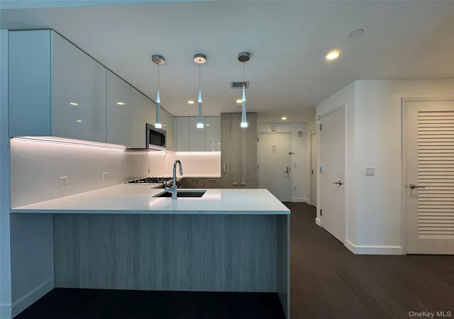 Photo 4 of Condo for sale at 131-05 40 #15L, New York, NY 11354 | MLS# 1050099 | Listing updated on 2026-09-13