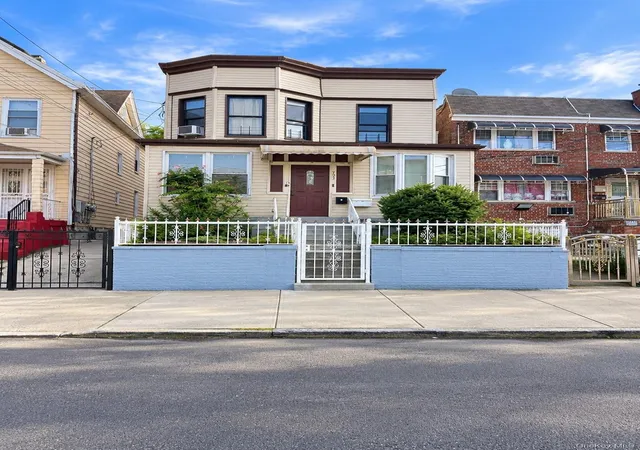 Single family home for sale at 732 E 223rd Street, New York, NY 10466 | MLS# 1050114