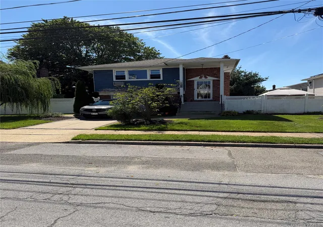 Photo 1 of Single family home for sale at 708 Parsonage St, Hempstead, NY 11510 | MLS# 1050127 | Listing updated on 2026-09-13