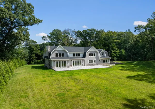 Photo 27 of Mansion for sale at 541 Split Rock Rd, Oyster Bay, NY 11791 | MLS# 1050132 | Listing updated on 2026-10-08