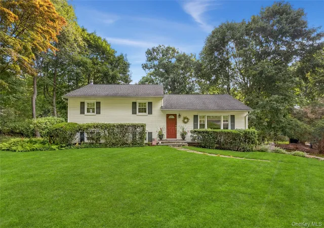 Photo 1 of Single family home for sale at 6 Hillside Ter, Carmel, NY 10541 | MLS# 1050150 | Listing updated on 2026-10-02