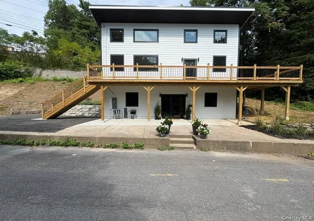 Photo 1 of Single family home for sale at 33 Valley St, Saugerties, NY 12477 | MLS# 1050159 | Listing updated on 2026-09-14