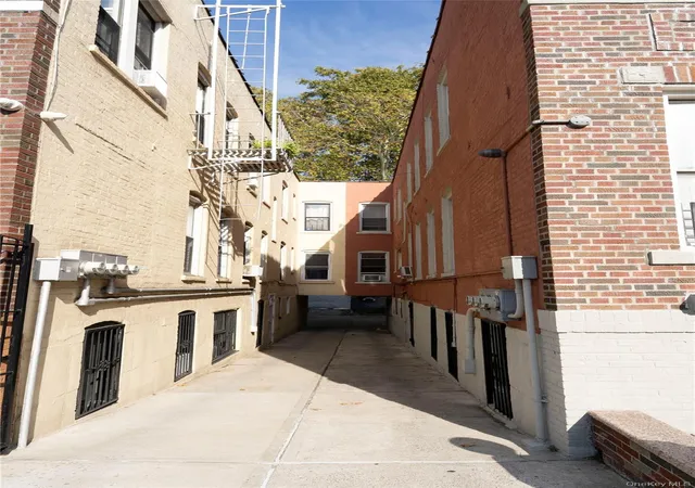 Photo 2 of House for sale at 1418 Fteley Ave, New York, NY 10472 | MLS# 1050160 | Listing updated on 2026-09-27