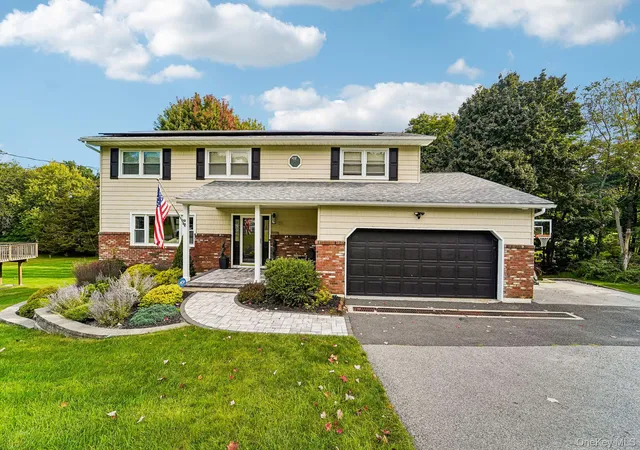 Photo 1 of Single family home for sale at 31 Peter Bush Dr, Monroe, NY 10950 | MLS# 1050169 | Listing updated on 2026-10-04