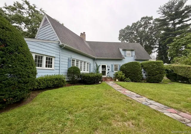 Photo 1 of Single family home for sale at 371 Grosvenor St, New York, NY 11363 | MLS# 1050170 | Listing updated on 2026-09-20