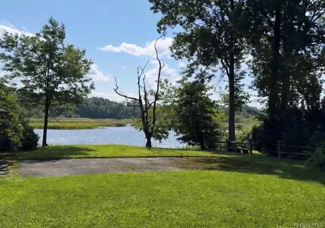 Photo 3 of Single family home for sale at 371 Grosvenor St, New York, NY 11363 | MLS# 1050170 | Listing updated on 2026-09-18