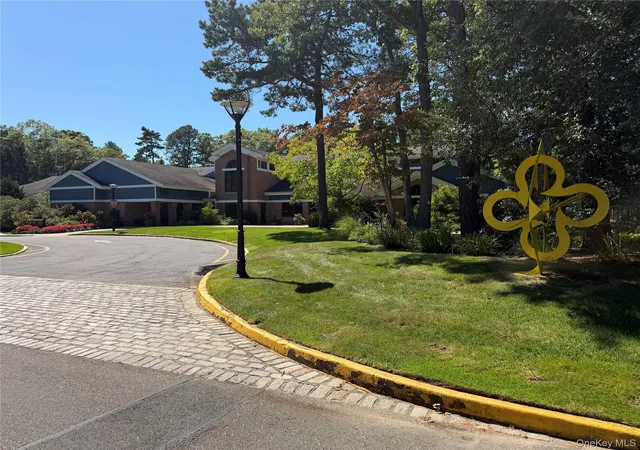 Photo 3 of Condo for sale at 7 Sagaponack Ct, Brookhaven, NY 11961 | MLS# 1050174 | Listing updated on 2026-09-15