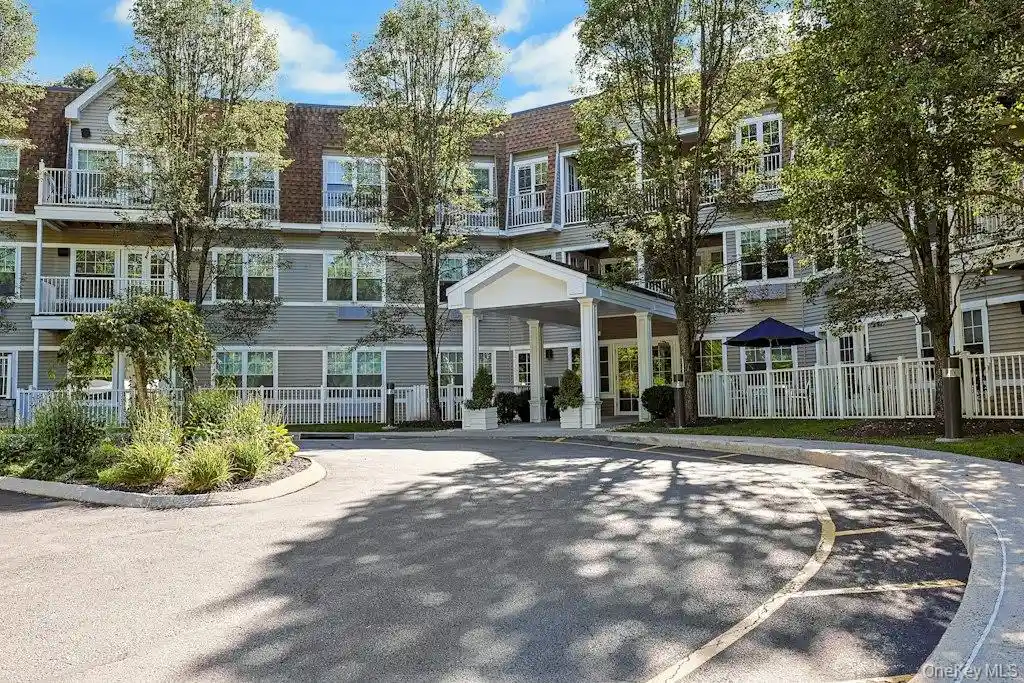 Listing Photo 2 - Condo for sale in 207 Sutton Dr located at 207 Sutton Dr, Mount Kisco, NY 10549 - Unit #207