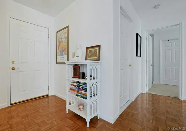 Listing Photo 5 - Condo for sale in building located at 207 Sutton Dr, Mount Kisco, NY 10549 - Unit #207