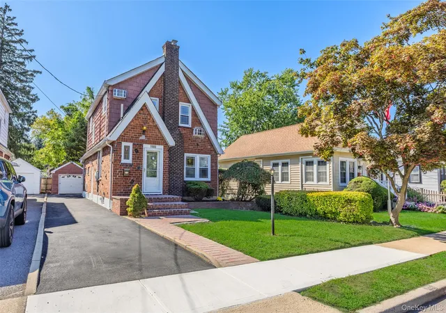 Photo 2 of Single family home for sale at 1900 Carleton Pl, Hempstead, NY 11510 | MLS# 1050179 | Listing updated on 2026-10-18