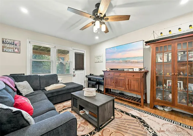 Listing Photo 4 - Condo for sale in building located at 97 Cardinal Ln, Islip, NY 11751 - Unit #1b