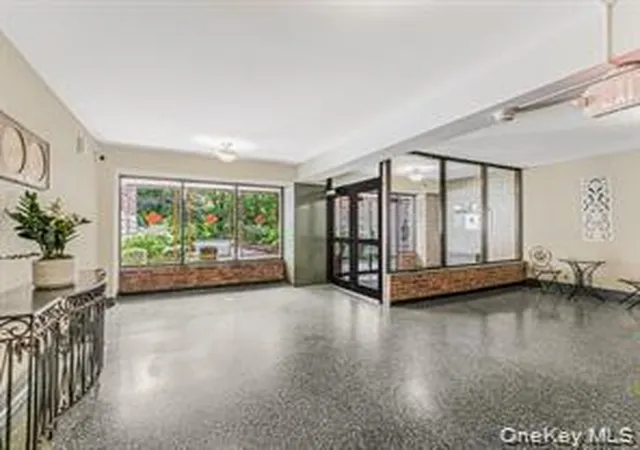 Photo 2 of Condo for sale at 247 Parkview Ave #6P, Yonkers, NY 10708 | MLS# 1050185 | Listing updated on 2026-09-14