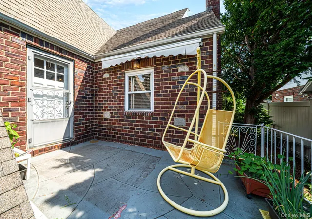 Photo 3 of Single family home for sale at 22 Flint Ave, Hempstead, NY 11550 | MLS# 1050198 | Listing updated on 2026-09-16