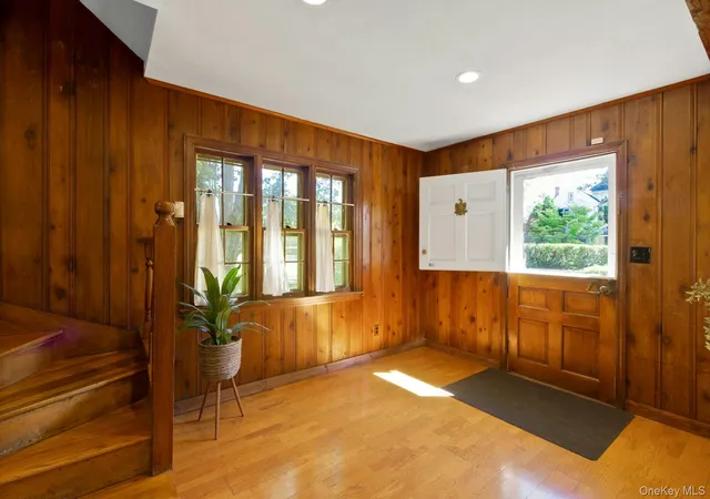 Photo 3 of Single family home for sale at 160 N Broadway, Orangetown, NY 10960 | MLS# 1050200 | Listing updated on 2026-10-07