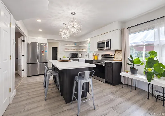 Photo 4 of Single family home for sale at 362 Singingwood Dr, Islip, NY 11741 | MLS# 1050207 | Listing updated on 2026-09-21