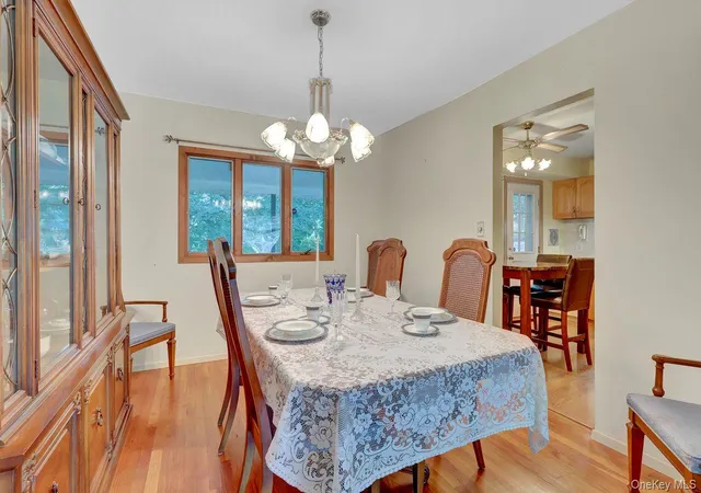 Photo 4 of Single family home for sale at 14 Morewood Dr, Smithtown, NY 11787 | MLS# 1050209 | Listing updated on 2026-09-30