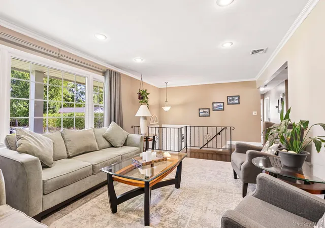 Photo 3 of Single family home for sale at 34 Glenside Dr, Clarkstown, NY 10956 | MLS# 1050216 | Listing updated on 2026-09-19
