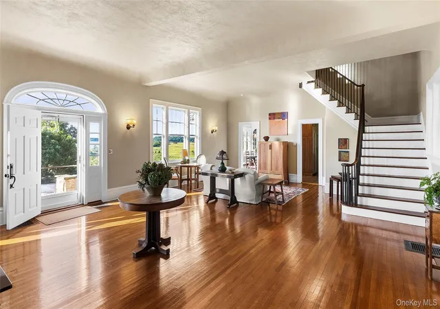 Photo 4 of Single family home for sale at 11 Arbutus Ln, Brookhaven, NY 11790 | MLS# 1050240 | Listing updated on 2026-09-20