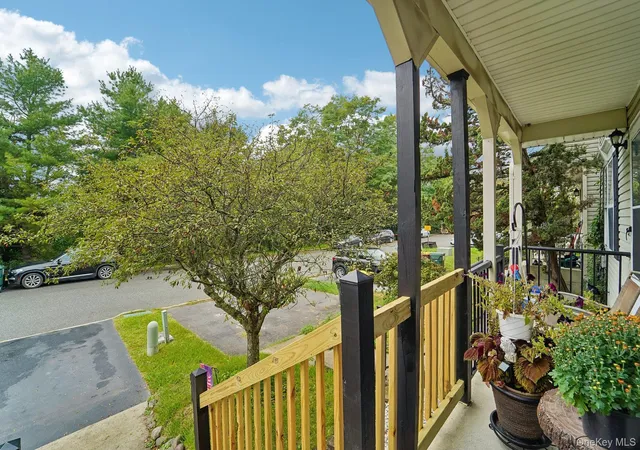 Photo 3 of Single family home for sale at 70 Darin Rd, Warwick (town), NY 10990 | MLS# 1050244 | Listing updated on 2026-09-24