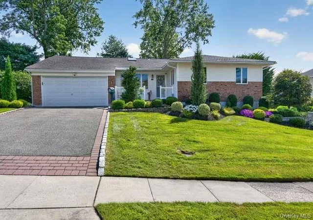 Photo 3 of Single family home for sale at 24 Peerless Dr, Oyster Bay, NY 11771 | MLS# 1050245 | Listing updated on 2026-09-18