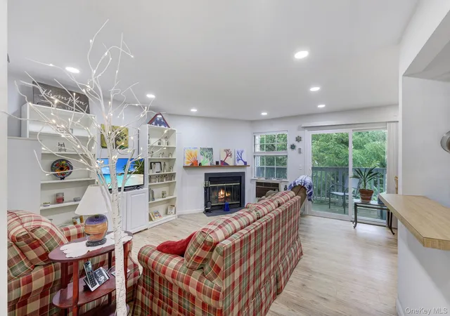 Listing Photo 4 - Condo for sale in building located at 4 Lexington Hl, Monroe, NY 10926 - Unit #3