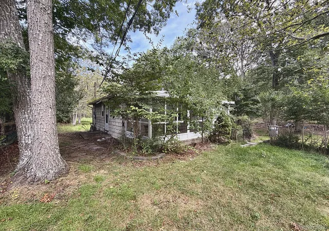 Photo 22 of Sale Pending at 11 Robinhood Ln, Southampton, NY 11968 | MLS# 1050252 | Listing updated on 2026-10-05