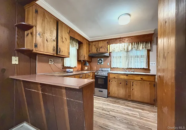 Photo 3 of Sale Pending at 11 Robinhood Ln, Southampton, NY 11968 | MLS# 1050252 | Listing updated on 2026-10-05