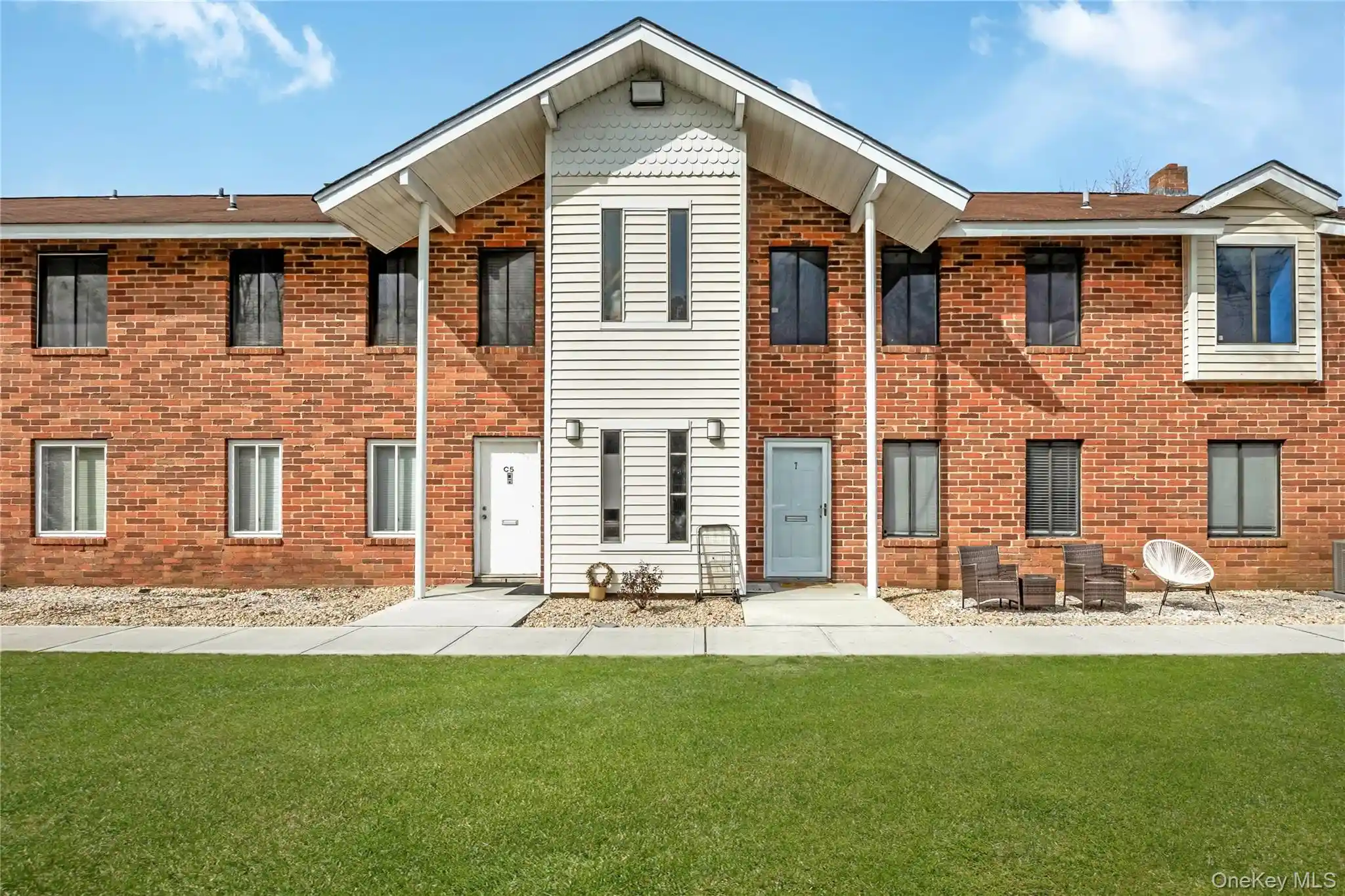Listing Photo 1 - Condo for sale in 8 Cheyenne Ct located at 8 Cheyenne Ct, Brookhaven, NY 11727 - Unit 8 Cheyenne Ct