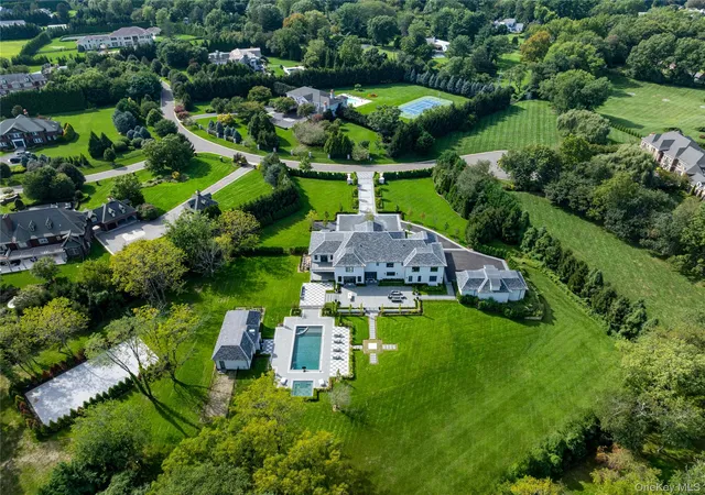 Photo 3 of Single family home for sale at 18 Evergreen Way, Oyster Bay, NY 11545 | MLS# 1050255 | Listing updated on 2026-09-15