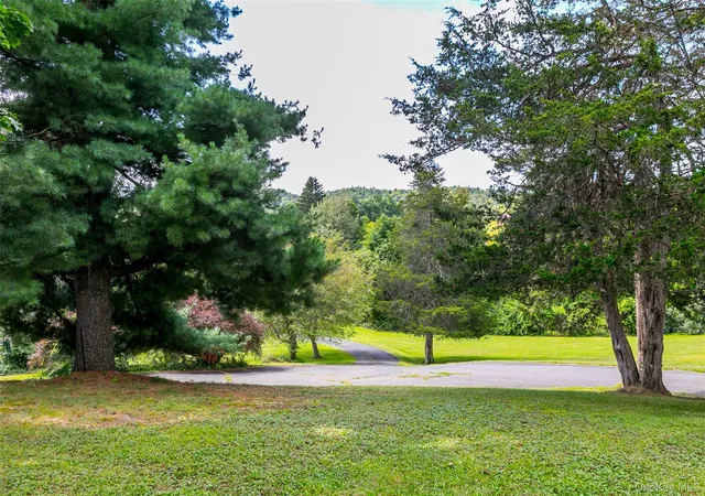 Photo 3 of Single family home for sale at 847 Route 82, Taghkanic, NY 12523 | MLS# 1050256 | Listing updated on 2026-09-22