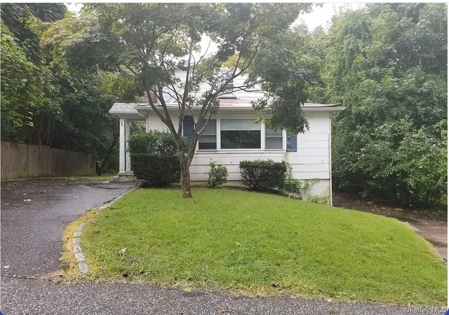Photo 2 of Single family home for sale at 62 Satinwood Rd, Brookhaven, NY 11778 | MLS# 1050264 | Listing updated on 2026-09-15