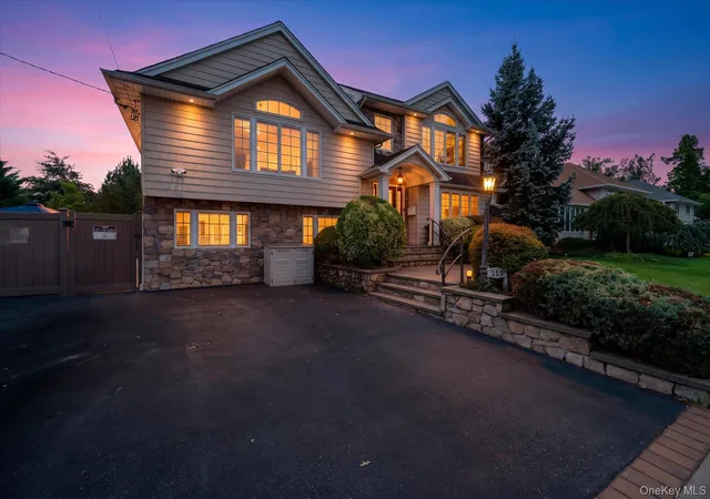 Photo 2 of Single family home for sale at 159 Murray Dr, Hempstead, NY 11572 | MLS# 1050276 | Listing updated on 2026-10-07