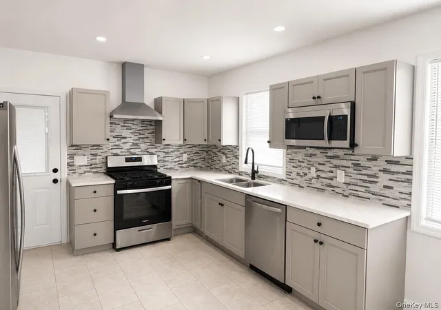 Photo 2 of Single family home for sale at 130 Elizabeth Ave, Hempstead, NY 11550 | MLS# 1050284 | Listing updated on 2026-09-15